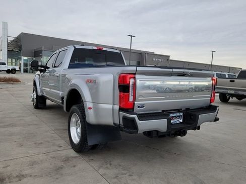 Used 2024 Ford F450 Platinum w/ FX4 Off-Road Package image 5