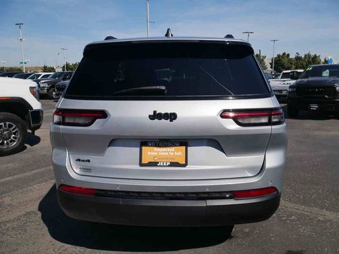 Certified 2025 Jeep Grand Cherokee L Altitude AWD/4WD image 18