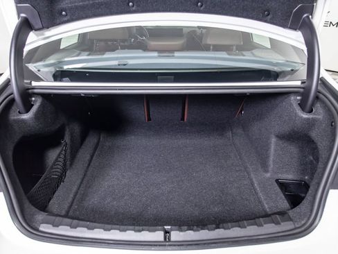 Used 2024 BMW 330i Sedan w/ M Sport Package RWD image 8