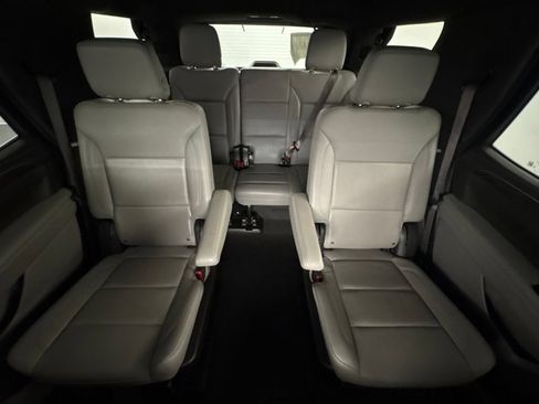 Used 2024 Chevrolet Tahoe LT RWD image 18