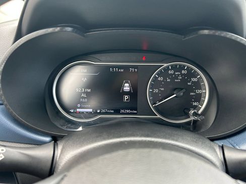Used 2025 Nissan Versa SV FWD image 30