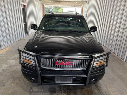 Used 2004 GMC Yukon Denali AWD/4WD image 3
