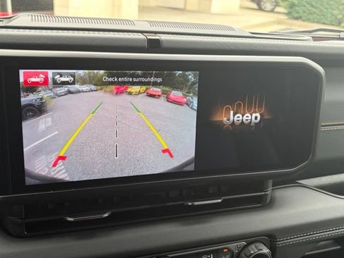 Used 2024 Jeep Wrangler Unlimited Sahara w/ Technology Group AWD/4WD image 22