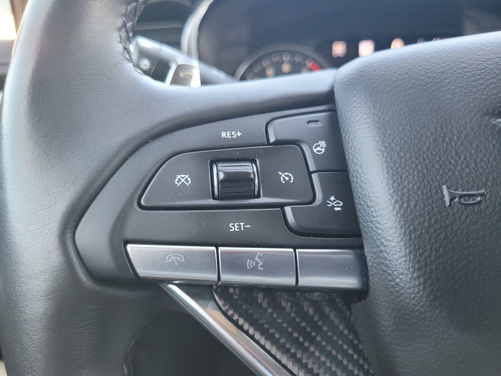 Used 2024 Cadillac XT6 Sport w/ Technology Package AWD/4WD image 25