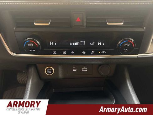 Used 2023 Nissan Rogue SV image 21