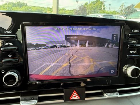 Used 2022 Hyundai Elantra SEL w/ Convenience Package FWD image 27