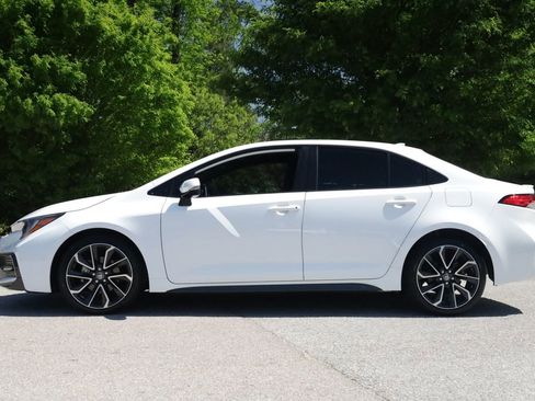 Used 2021 Toyota Corolla SE image 3