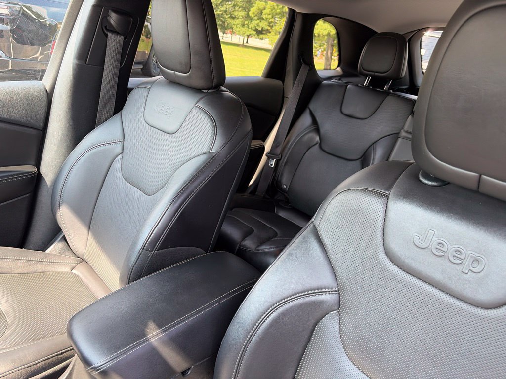 Used 2019 Jeep Cherokee Limited AWD/4WD image 21