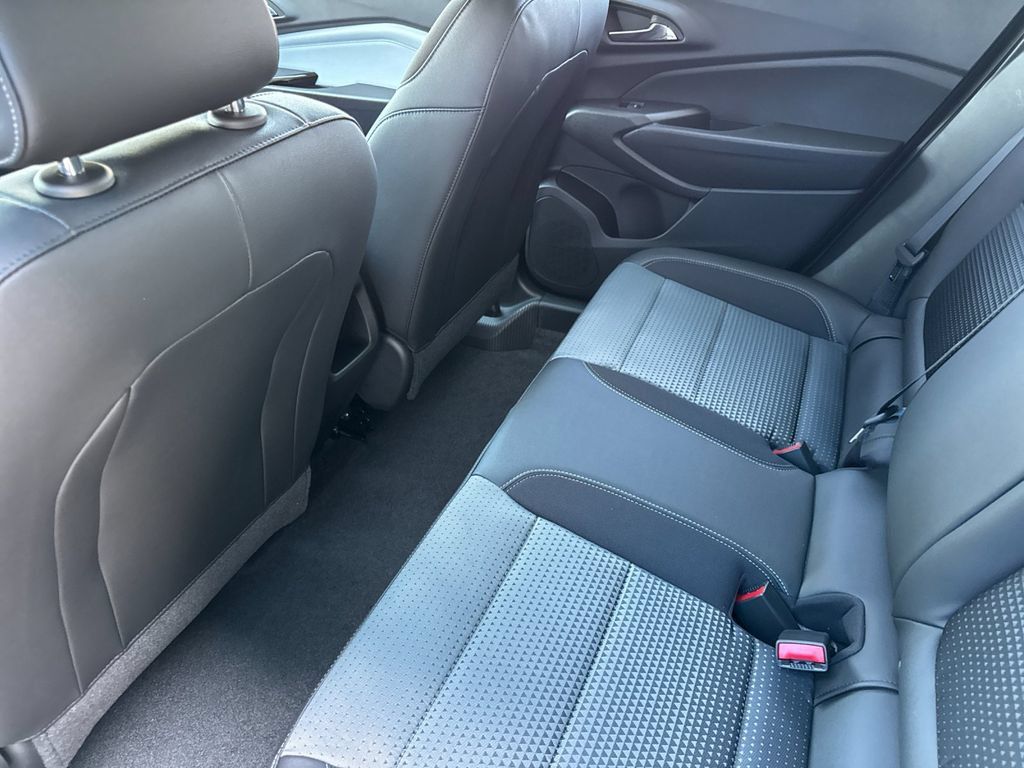 New 2026 Chevrolet Trax LT w/ Midnight Edition FWD image 11