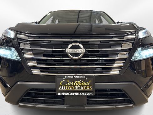 Used 2025 Nissan Rogue SV image 10