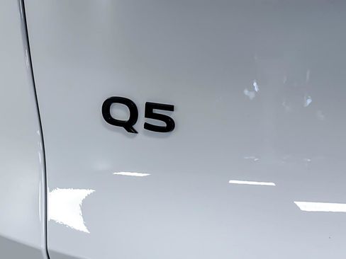 Used 2025 Audi Q5 Premium w/ 19" Wheel Package image 26