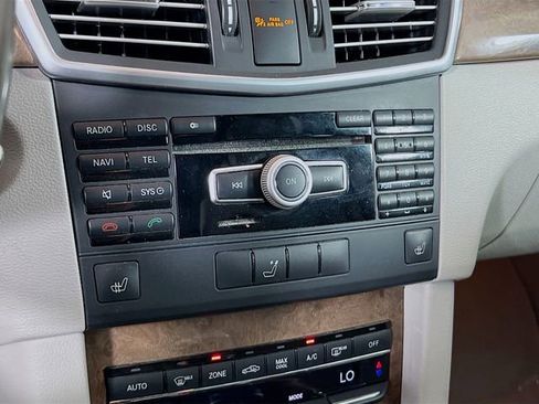 Used 2011 Mercedes-Benz E 350 4MATIC Wagon image 13
