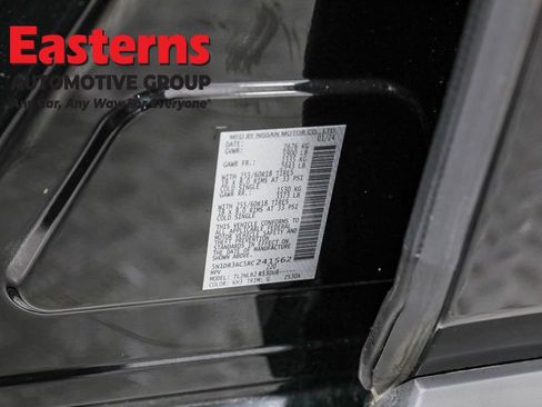 Used 2024 Nissan Pathfinder S image 36