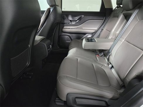 Certified 2023 Lincoln Corsair Reserve image 12