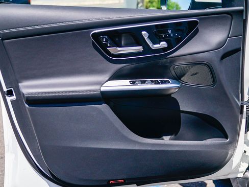 Used 2024 Mercedes-Benz GLC 300 image 20
