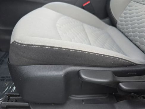 Used 2018 Chevrolet Equinox LS image 28