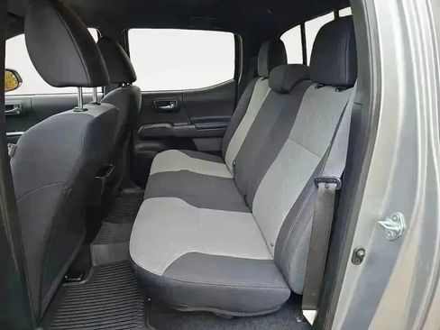 Used 2021 Toyota Tacoma TRD Off-Road image 13