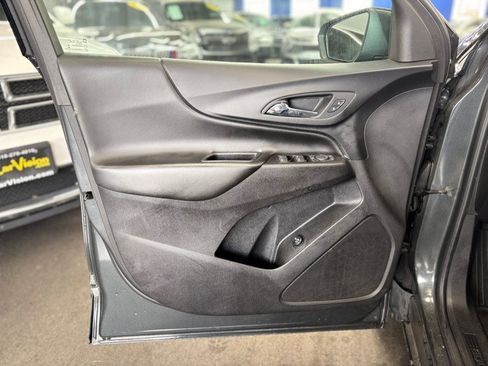 Used 2019 Chevrolet Equinox LT w/ Driver Convenience Package FWD image 12