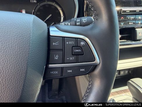 Used 2021 Toyota Highlander Limited image 10