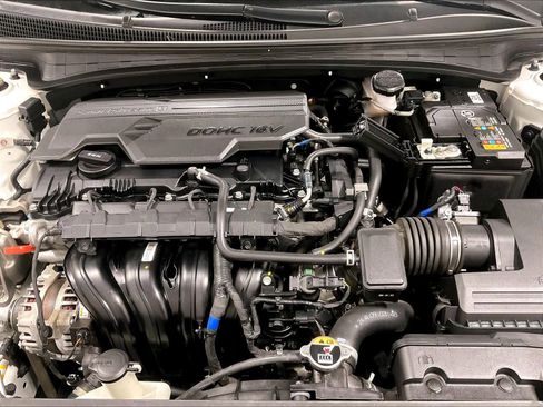 Used 2024 Hyundai Elantra SEL image 29