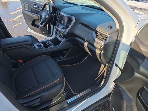 Certified 2023 GMC Acadia AT4 image 10