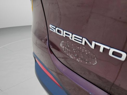 Certified 2017 Kia Sorento LX image 32