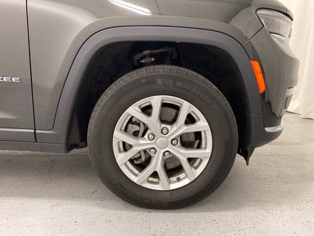 Used 2023 Jeep Grand Cherokee L Limited AWD/4WD image 8