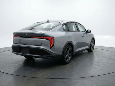 Used 2025 Kia K4 LXS image 9