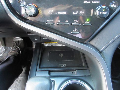 Used 2019 Toyota Camry XSE w/ Driver Assist Package FWD image 43