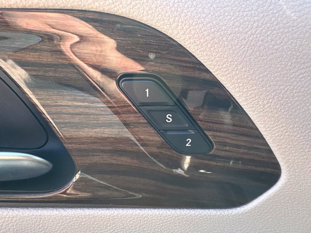 Used 2022 Chrysler Pacifica Limited FWD image 30