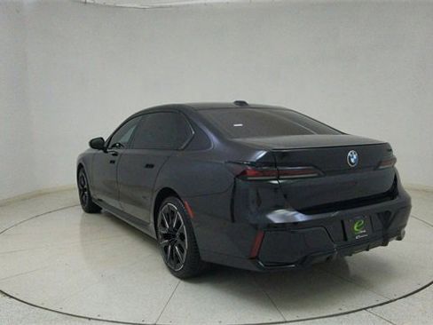 Used 2024 BMW 740i w/ Premium Package image 74