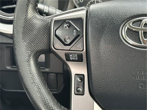 Used 2017 Toyota Tacoma SR5 w/ Tow Package AWD/4WD image 20