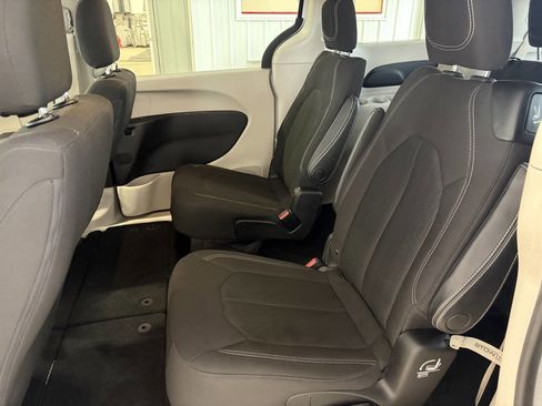 Used 2021 Chrysler Voyager LX image 22