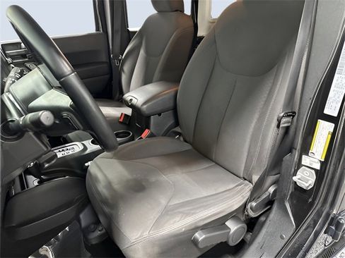 Used 2018 Jeep Wrangler Unlimited Sport S image 22