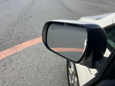 Used 2019 Toyota Sienna SE image 13