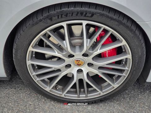 Used 2022 Porsche Panamera GTS AWD/4WD image 10