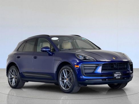Used 2023 Porsche Macan image 10