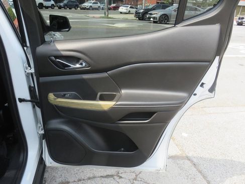 Used 2019 GMC Acadia Denali w/ Technology Package AWD/4WD image 32