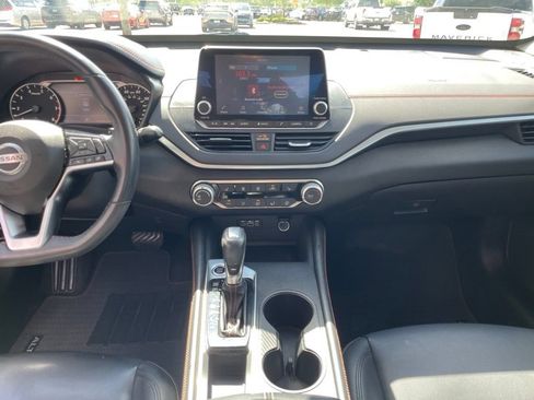 Used 2020 Nissan Altima 2.5 SR w/ Premium Package FWD image 12