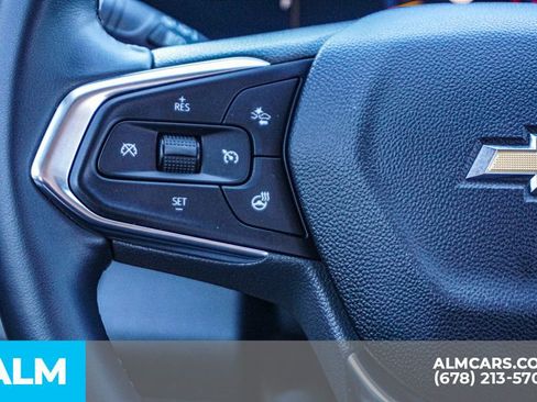 Used 2025 Chevrolet Trax LT w/ LT Convenience Package image 29