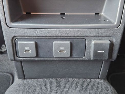 Used 2024 Jaguar F-PACE R-Dynamic S image 28