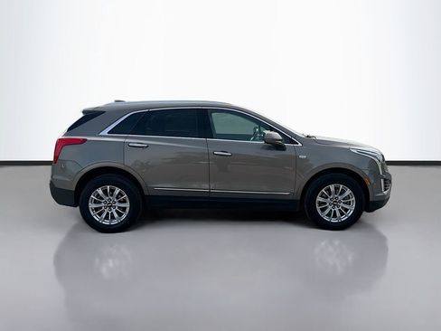 Used 2017 Cadillac XT5 Luxury w/ Driver Awareness Package image 4