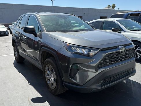 Used 2021 Toyota RAV4 LE FWD image 2