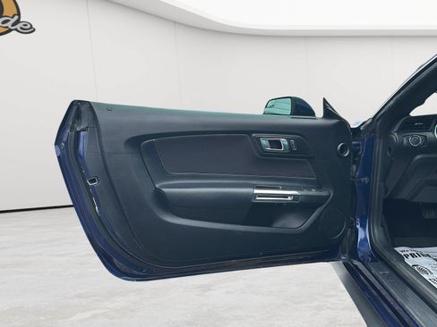 Used 2019 Ford Mustang Coupe RWD image 14