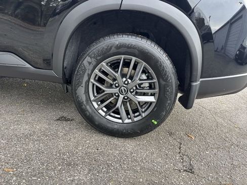 New 2026 Nissan Rogue SV image 32