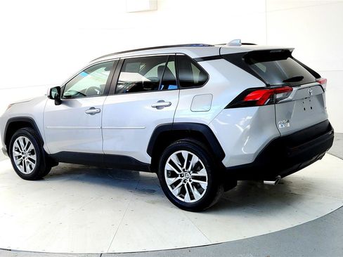 Certified 2022 Toyota RAV4 XLE Premium image 4