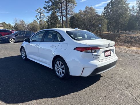 Used 2024 Toyota Corolla LE image 6