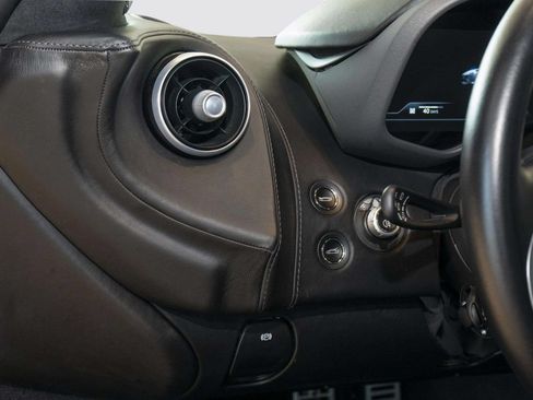 Used 2022 McLaren GT RWD image 19