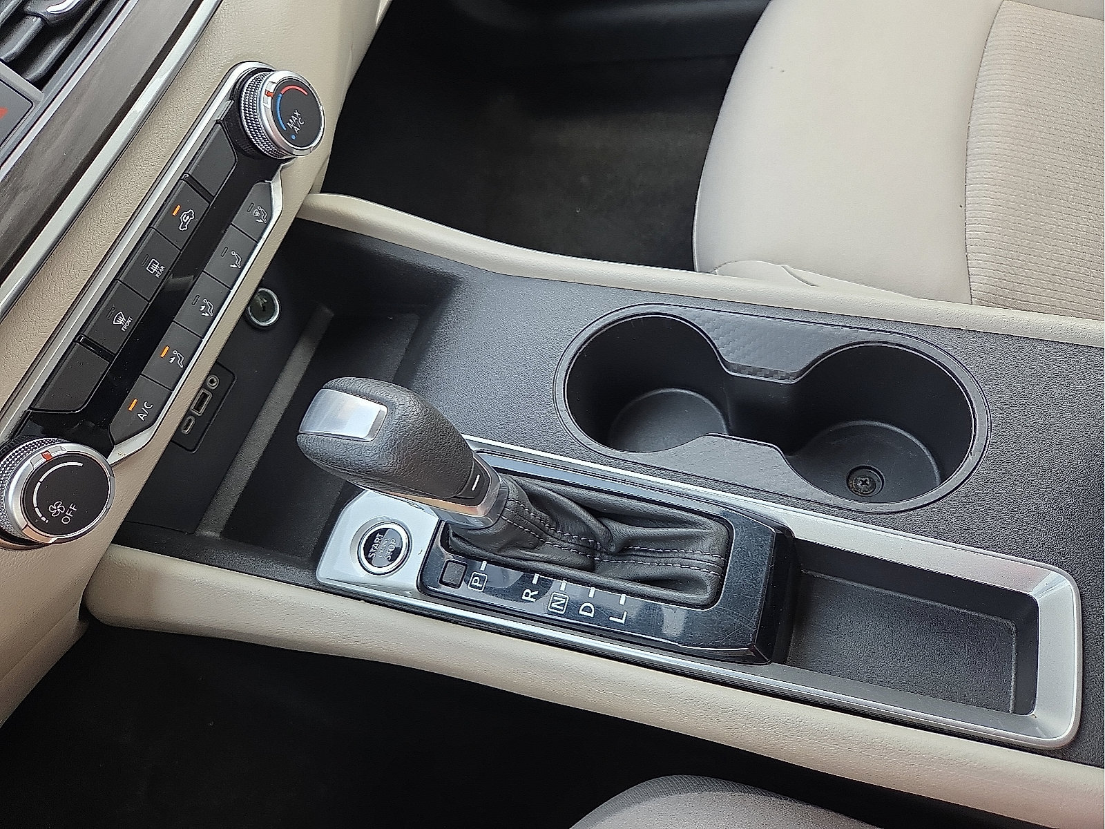 Used 2025 Nissan Altima 2.5 SV FWD image 25