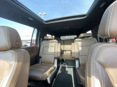 Certified 2022 Chevrolet Suburban High Country AWD/4WD image 21